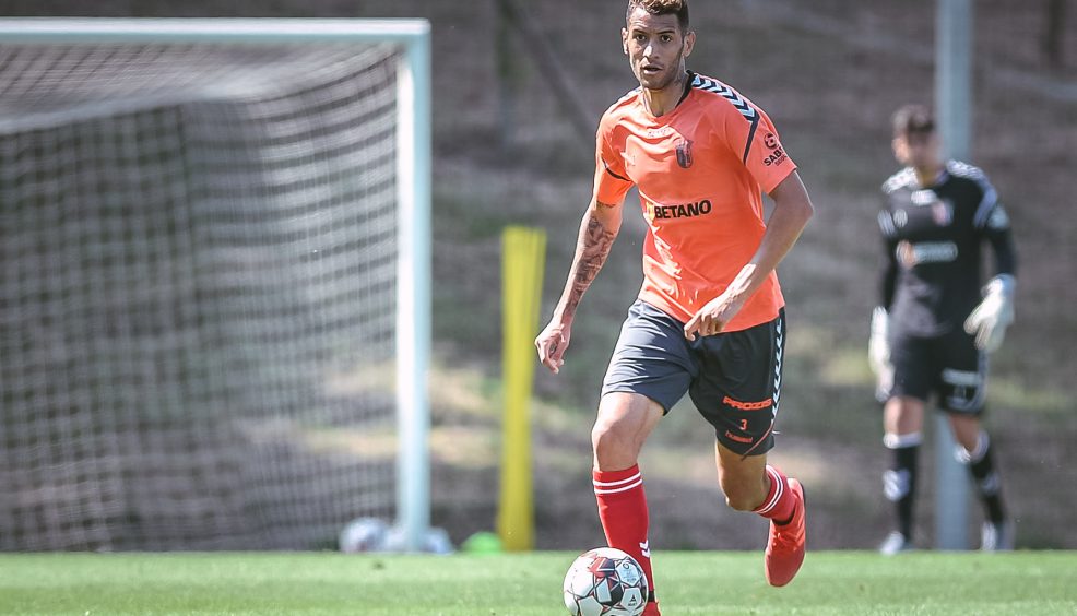 Triunfo folgado no primeiro teste 9