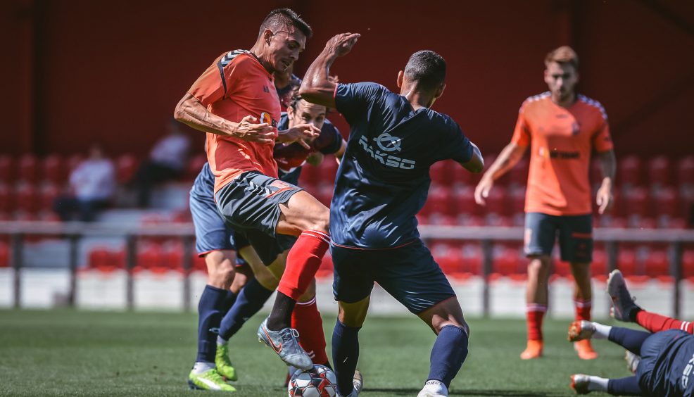 Triunfo folgado no primeiro teste 13