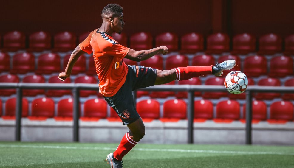 Triunfo folgado no primeiro teste 16