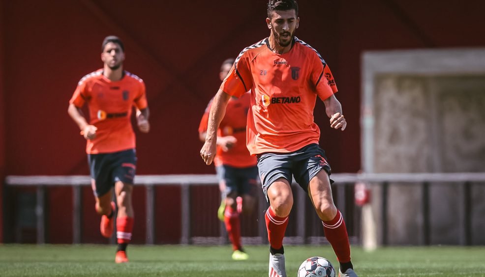 Triunfo folgado no primeiro teste 17