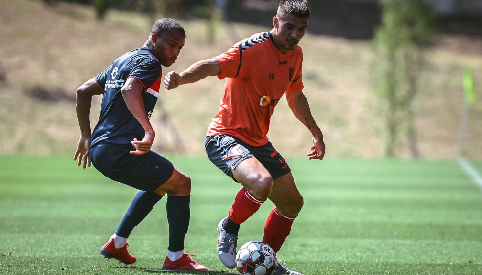 Triunfo folgado no primeiro teste 19