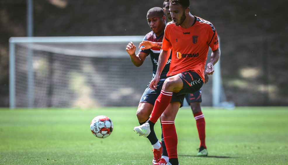 Triunfo folgado no primeiro teste 21