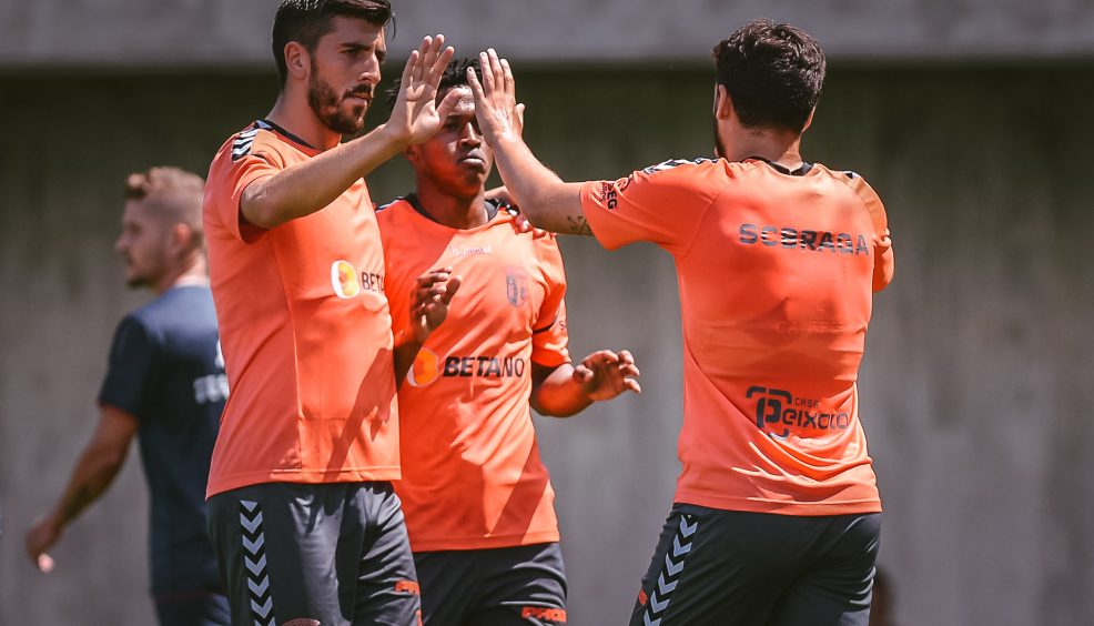 Triunfo folgado no primeiro teste 1