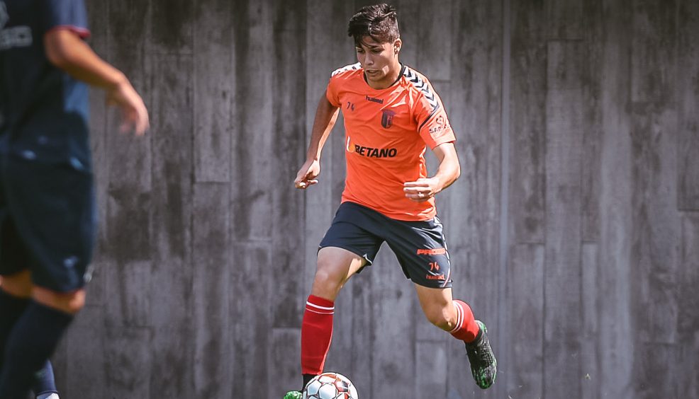 Triunfo folgado no primeiro teste 28