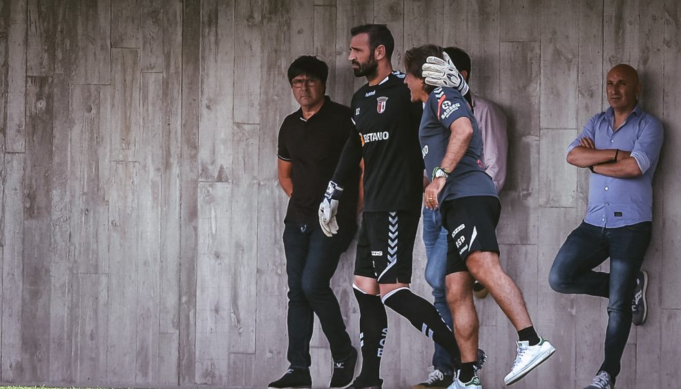 Triunfo folgado no primeiro teste 33