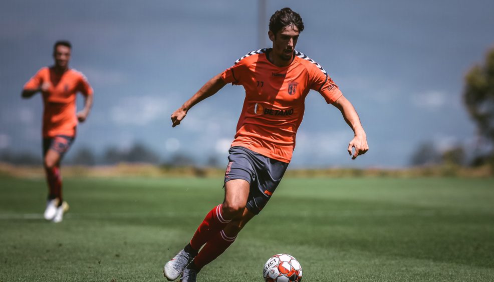 Triunfo folgado no primeiro teste 34