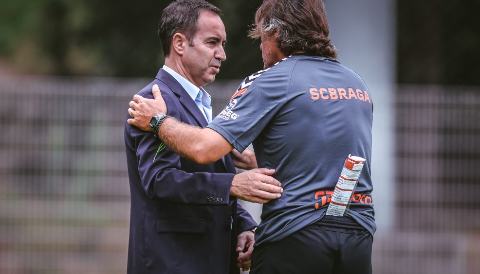 Stojiljkovic e Eduardo no plantel 6