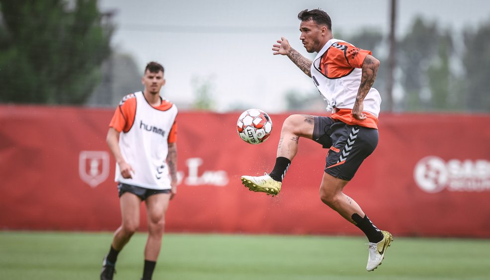 Stojiljkovic e Eduardo no plantel 7