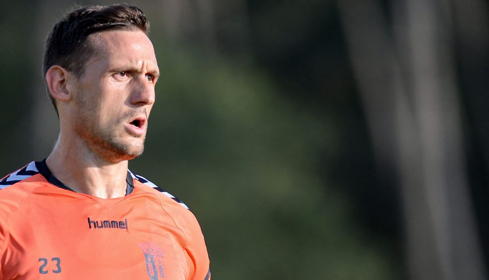 Murilo e Wilson marcam em empate 15