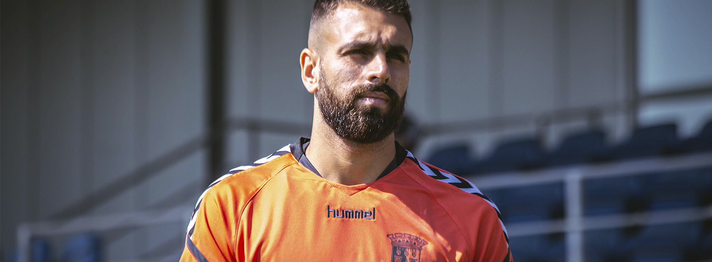 Hattrick de Gregório em triunfo folgado 1