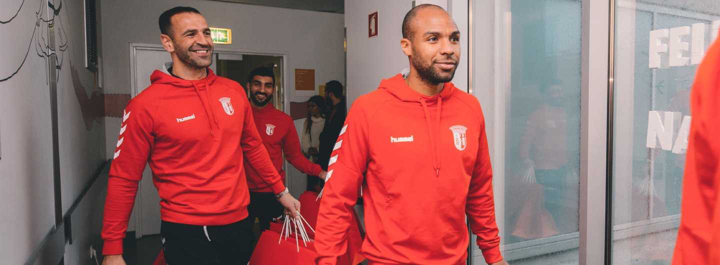 Gverreiros distribuiem sorrisos na ala pediátrica 9