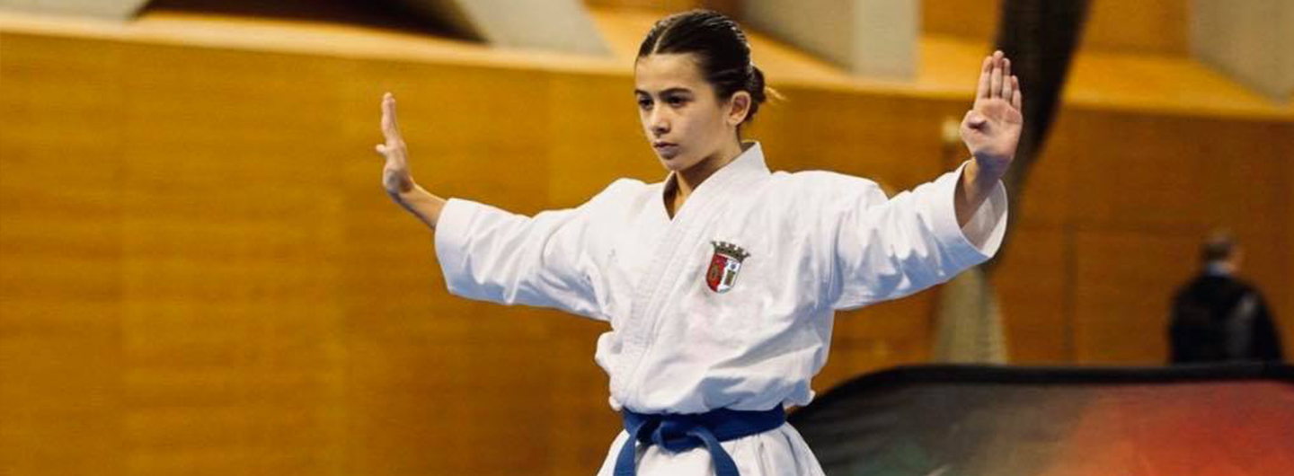 Emma Barros de prata na Karaté 1 Youth League