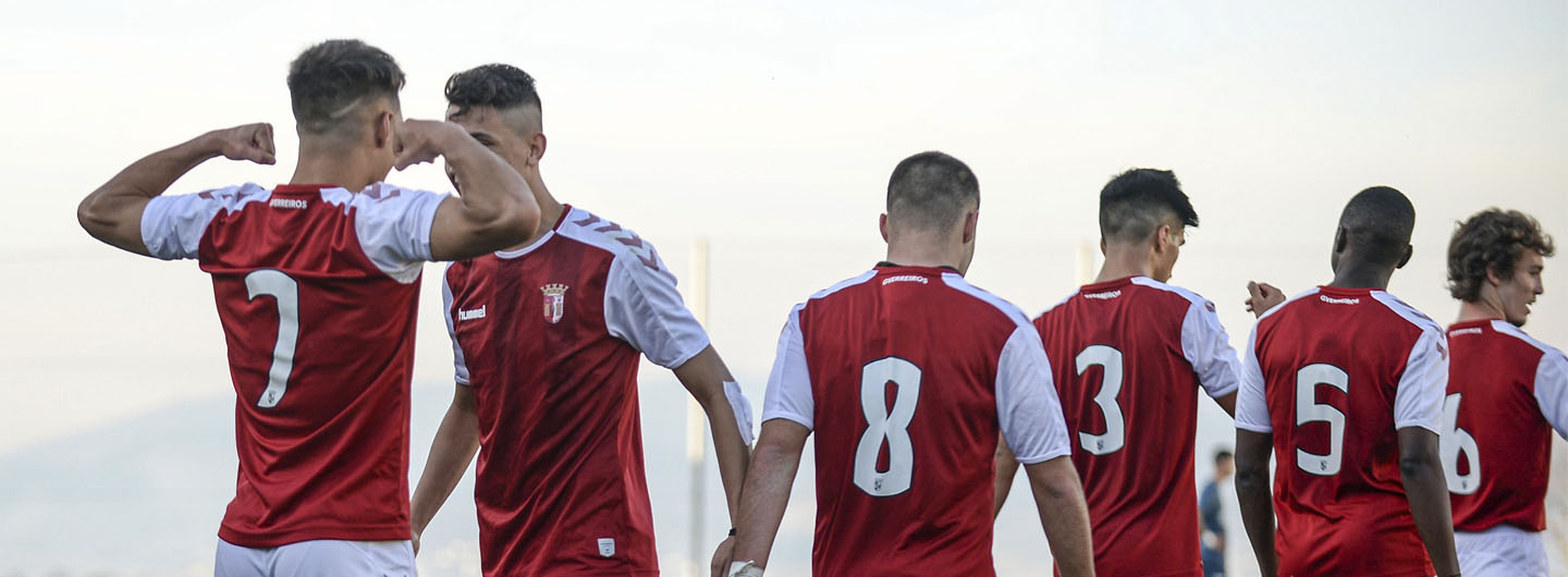 Alma conduziu à goleada