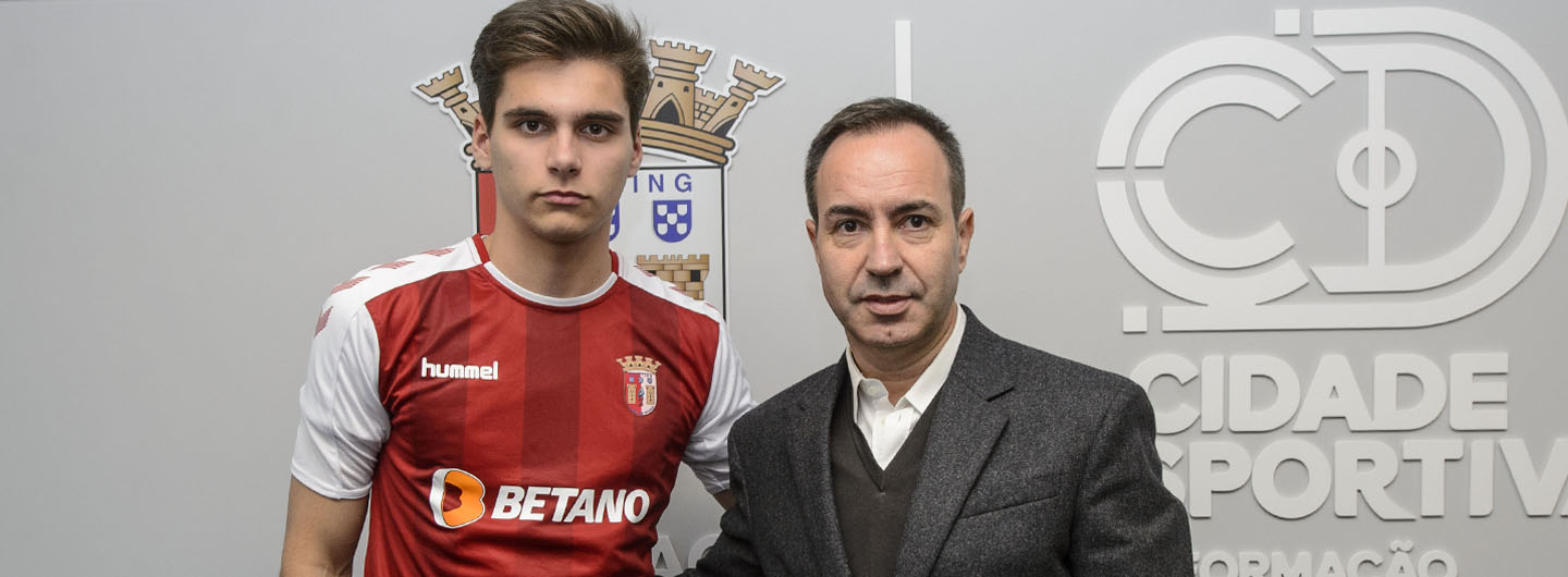 Gama assina contrato profissional 4