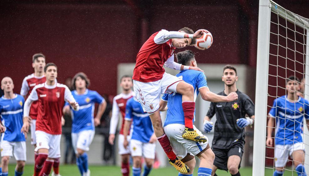 Sub-17 'metem a quarta' e ascendem ao pódio 11