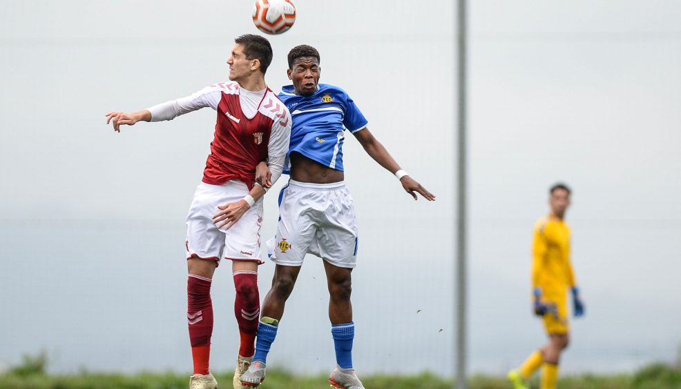 Sub-17 'metem a quarta' e ascendem ao pódio 16