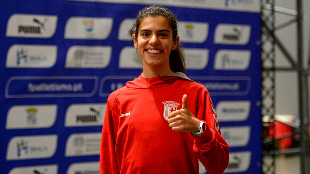 Mariana sagra-se campeã nacional de 1500 metros de Pista Coberta 3