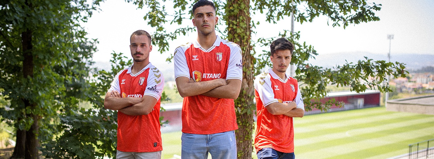 Contrato profissional para três Gverreiros 4