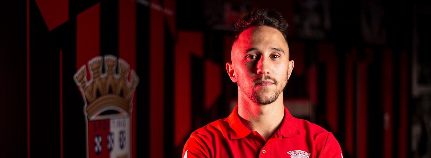 Miguel Ângelo assina pelo SC Braga/AAUM 2