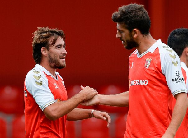 Gverreiros con(venceram) no particular frente ao Paços de Ferreira 4