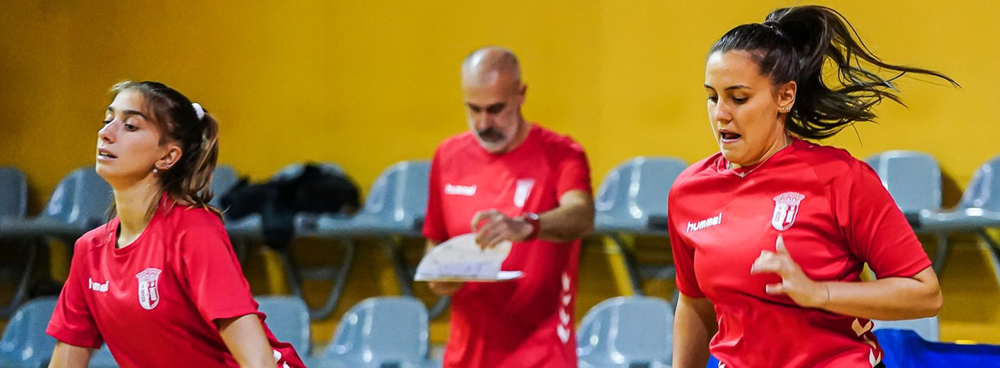 Voleibol feminino regressa à competição 1