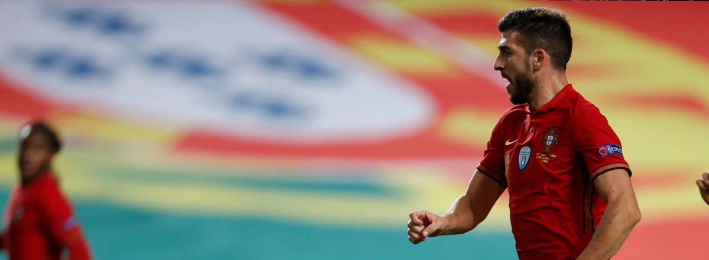 Paulinho utilizado frente à França 2