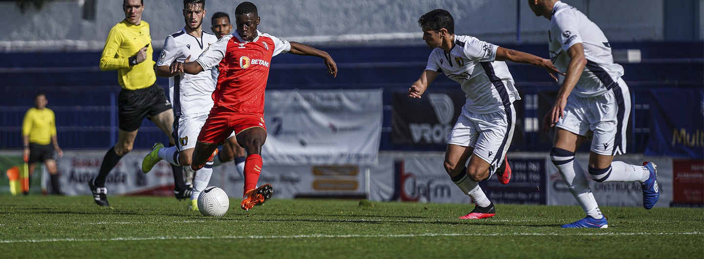 Igualdade no duelo pelo topo 1