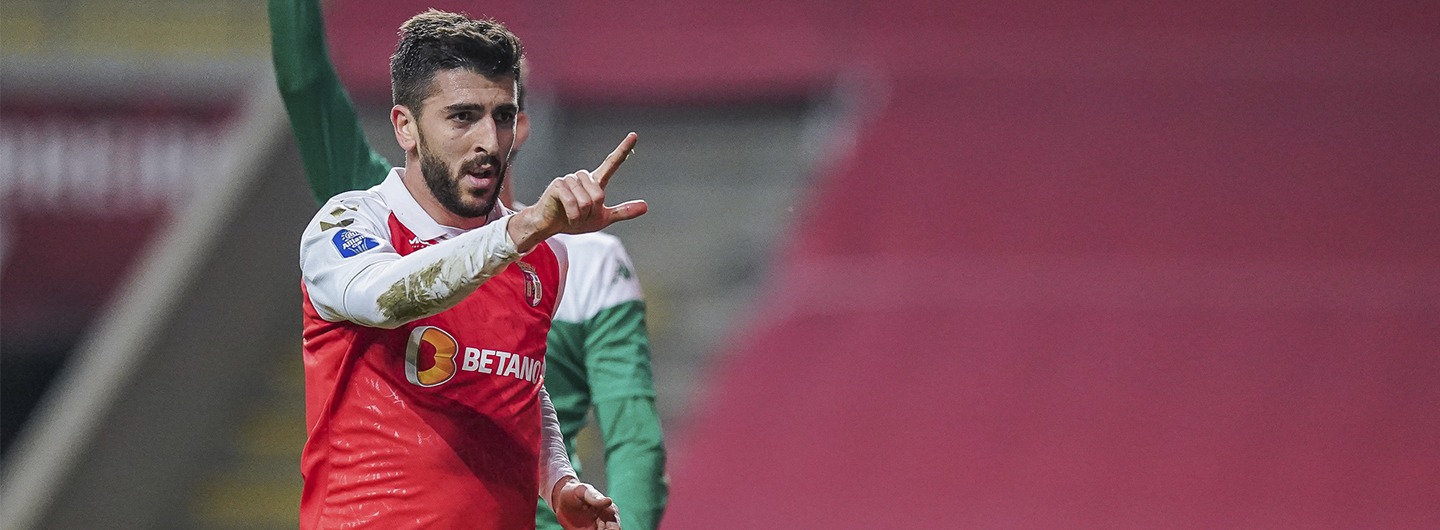 Show de Paulinho carimba Final Four 2