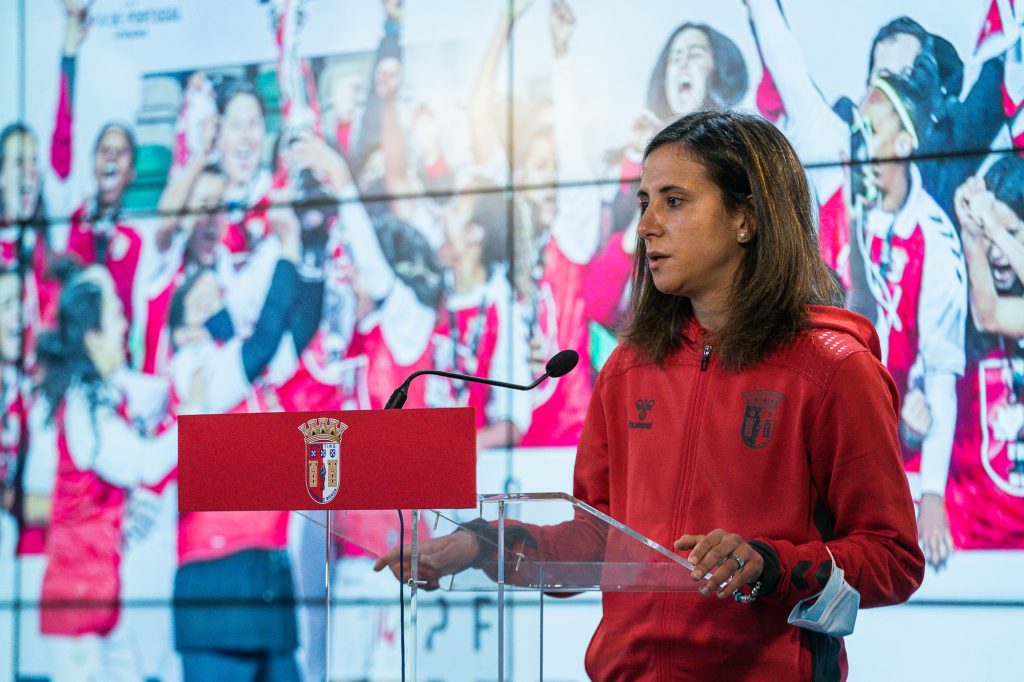 Entrega da Taça de Portugal Feminina ao museu do Clube 1
