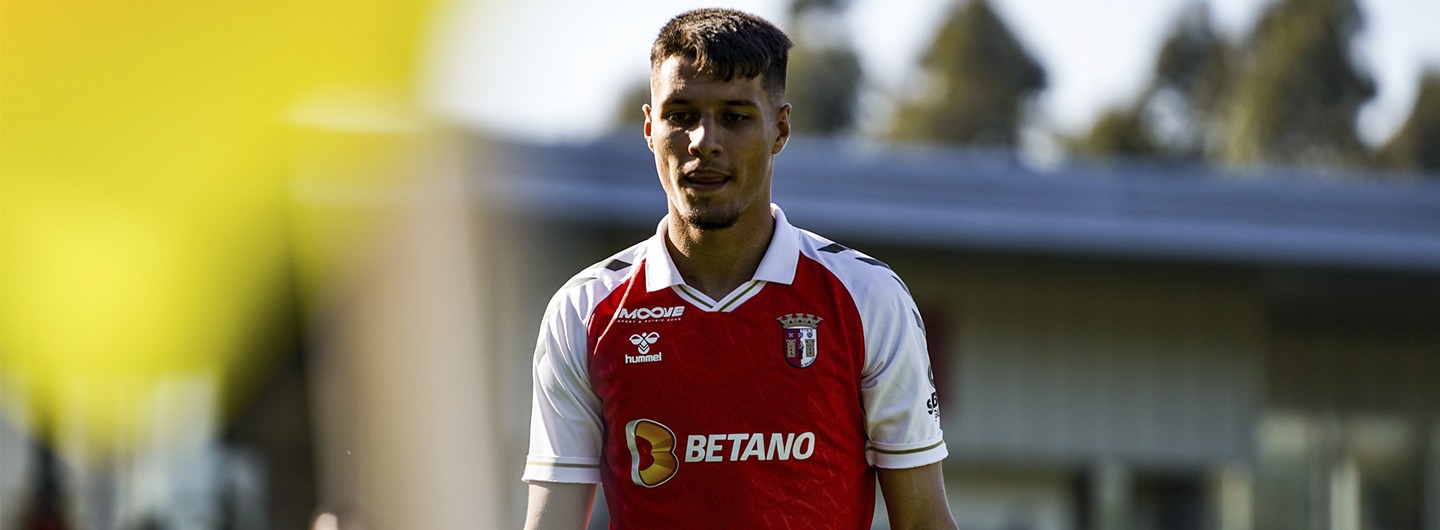 'Bês' escorregam em casa 1