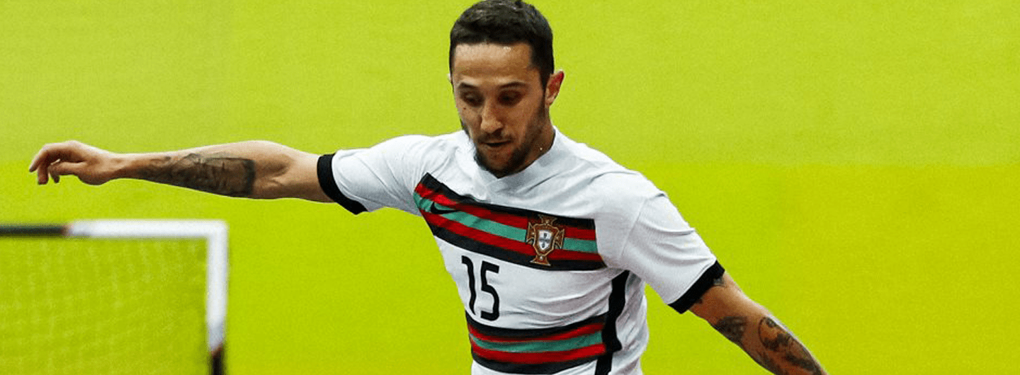 Miguel Ângelo ajuda Seleção a carimbar presença no Europeu 2