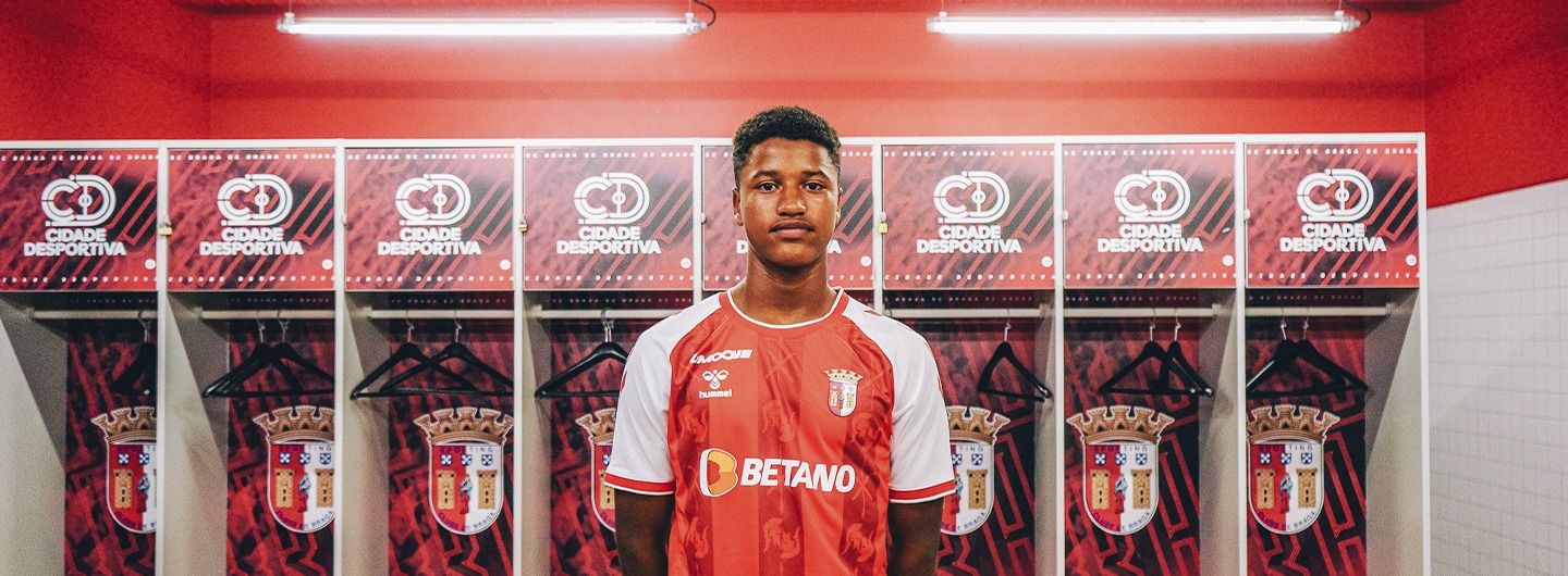 Chissumba assina contrato profissional 3