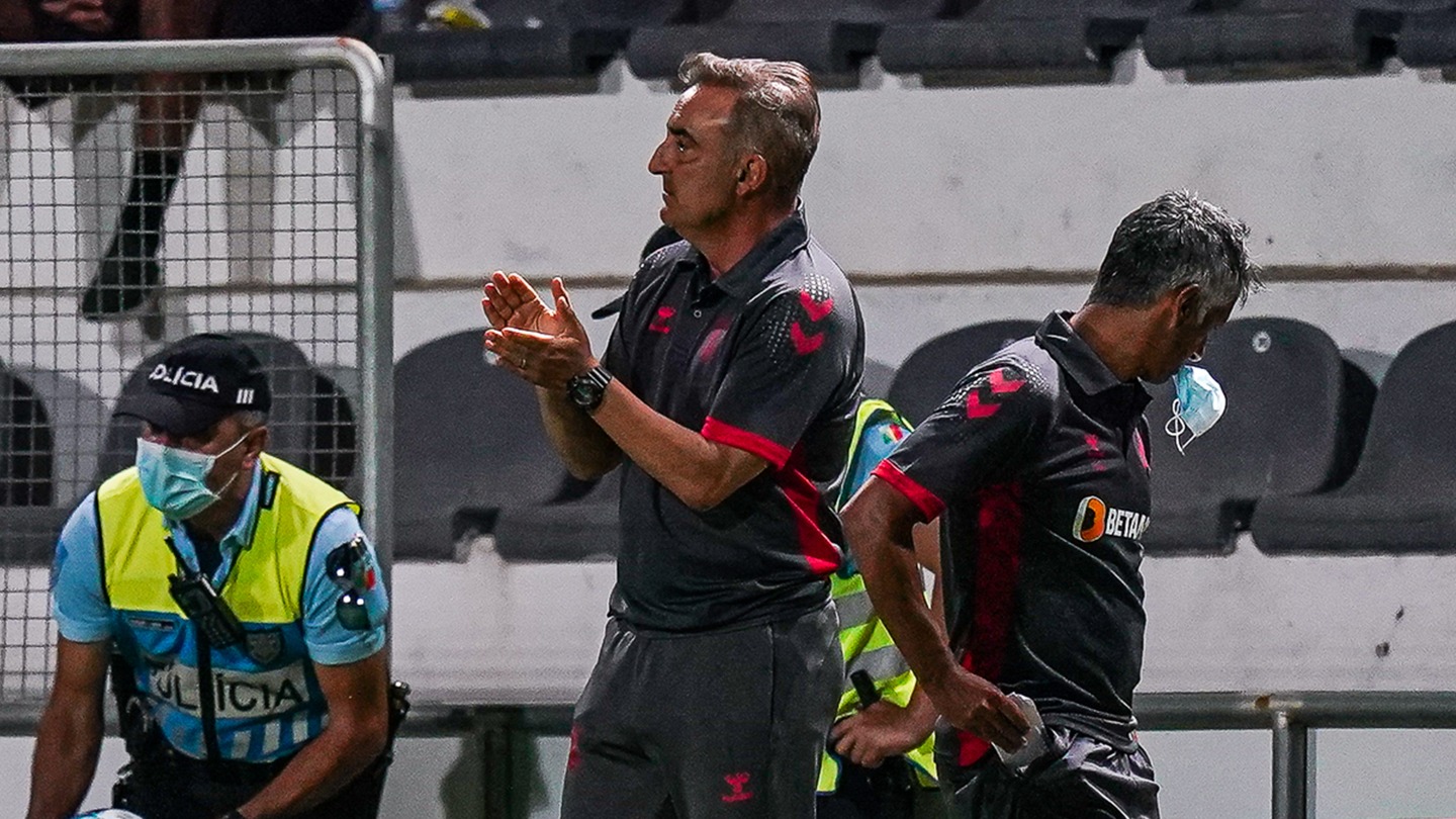 Carlos Carvalhal: "Estou muito satisfeito com a atitude dos jogadores