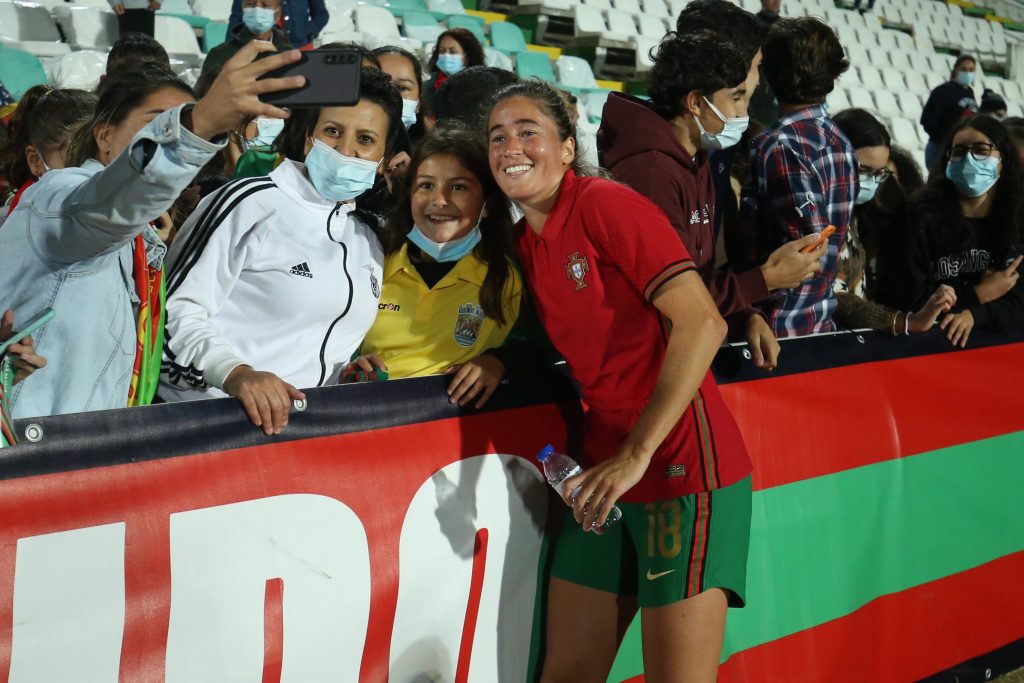 Diana Gomes e Dolores Silva marcam na goleada de Portugal 1
