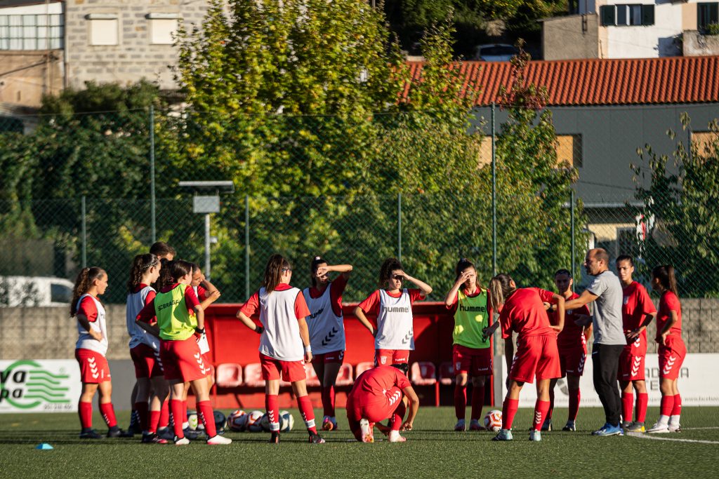 Equipas B e sub-19 de futebol feminino prontas para o início do campeonato 4