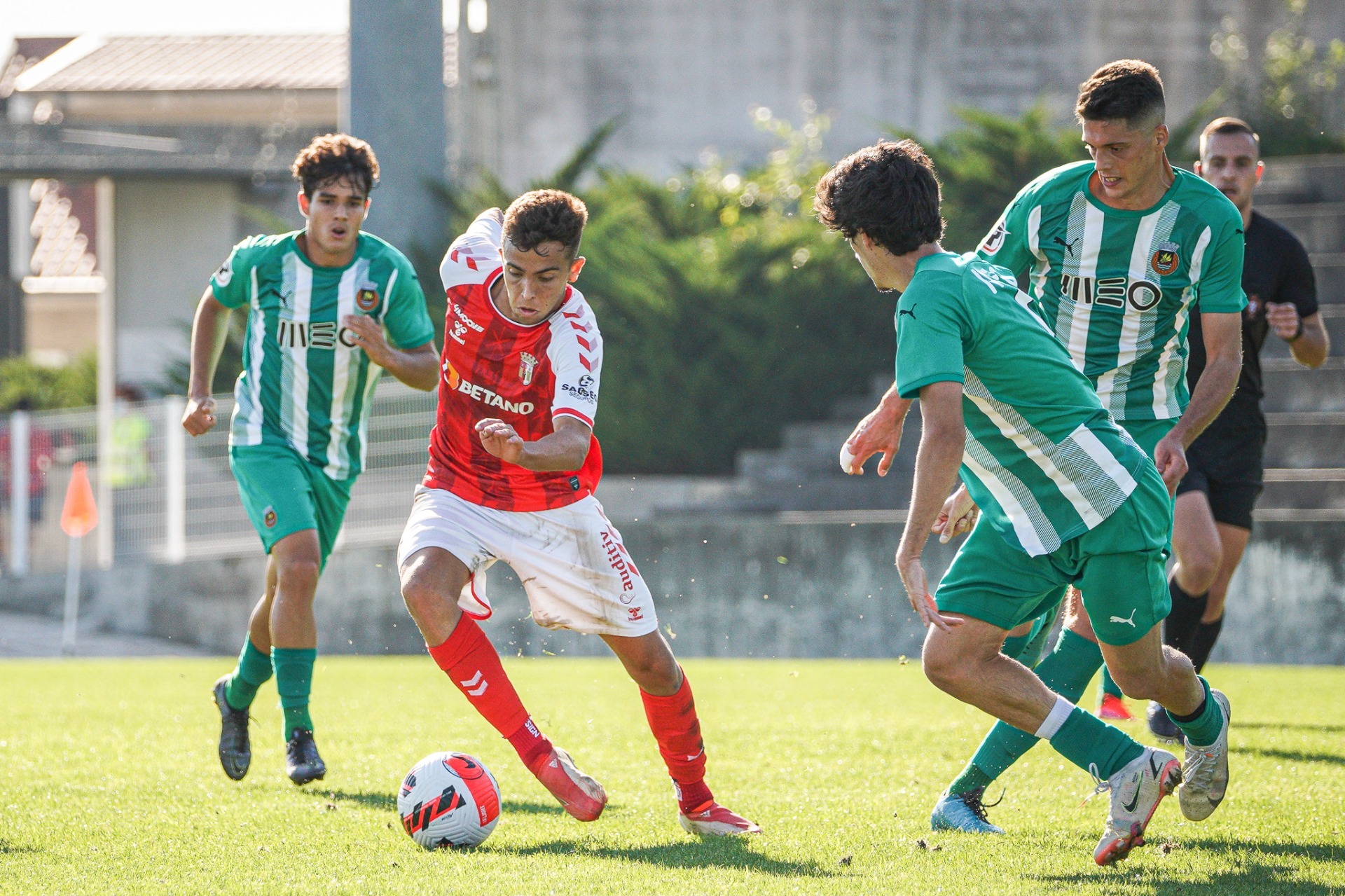 Sub-23 empatam com o Rio Ave.