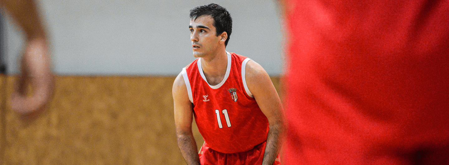 Basquetebol masculino em frente na Taça 2
