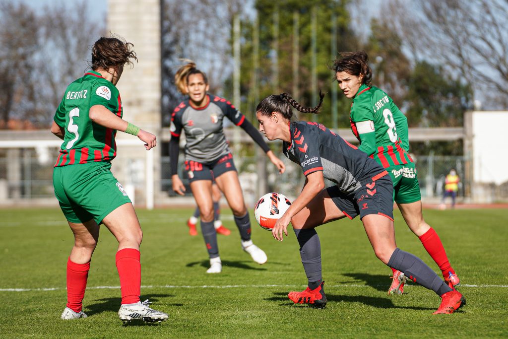 Equipa feminina segue em frente na Taça da Liga 2