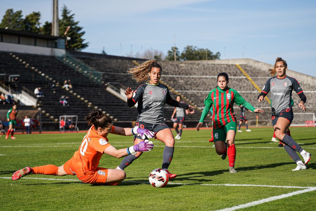 Equipa feminina segue em frente na Taça da Liga 4
