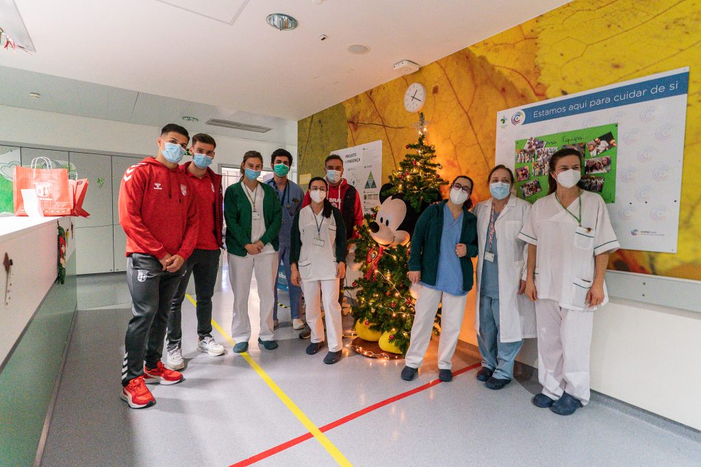 SC Braga visita Pediatria do Hospita de Braga 5