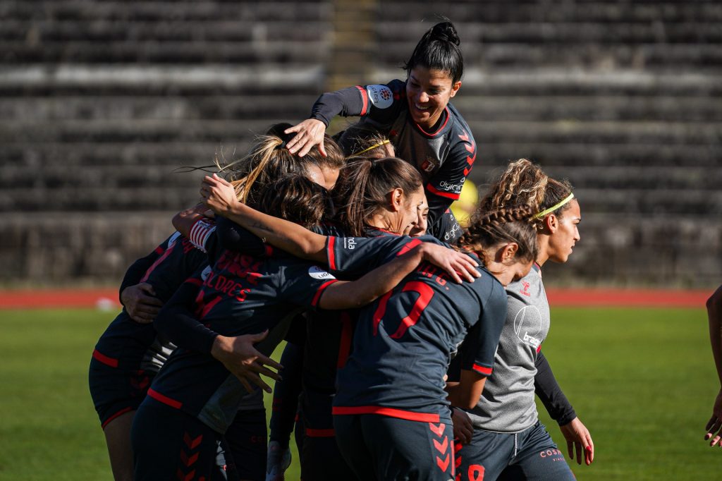 Equipa feminina segue em frente na Taça da Liga 6