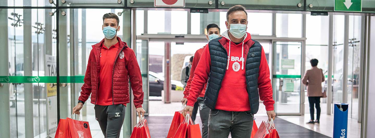 SC Braga visita Pediatria do Hospita de Braga 1