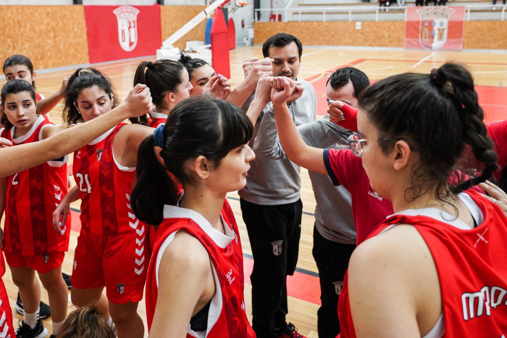 Basquetebol feminino sobre ao Campeonato Nacional da I Divisão