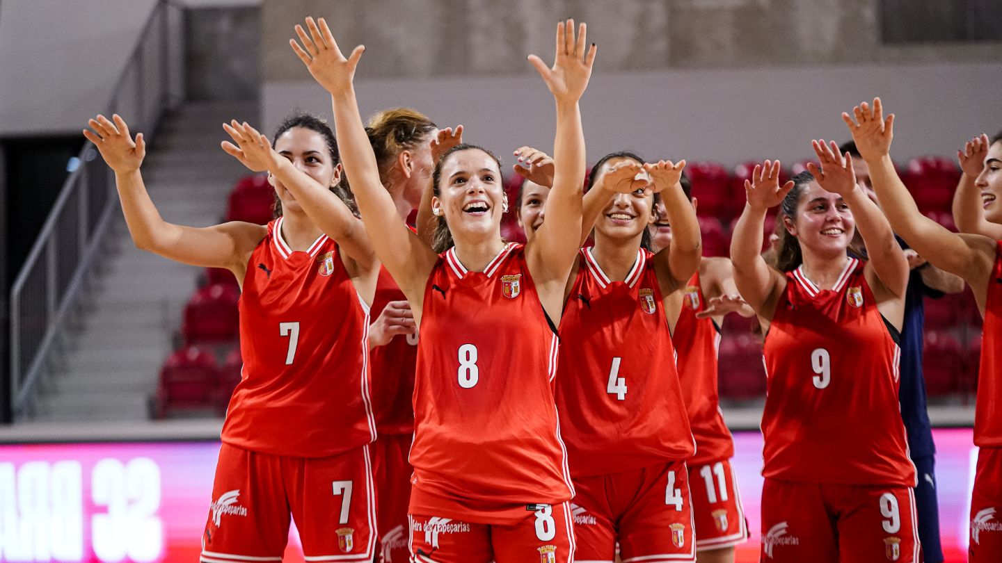 JORNAL DE DESPORTO: BASQUETEBOL»» GDESSA sobe ao pódio na Liga Feminina